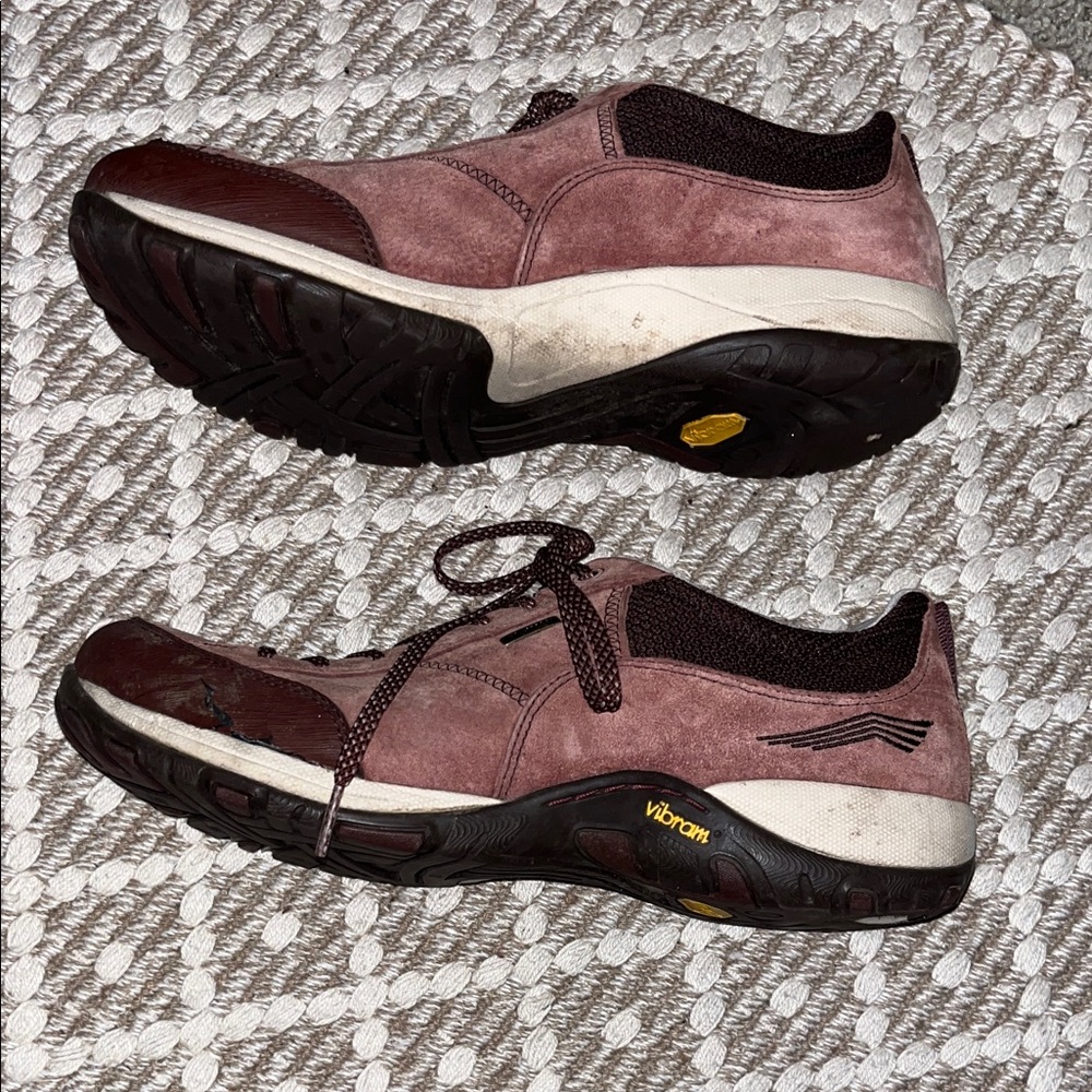 🌺Dansko Women's Pink and Brown Sneakers some wear on heels - still comfy fun - Picture 3 of 10
